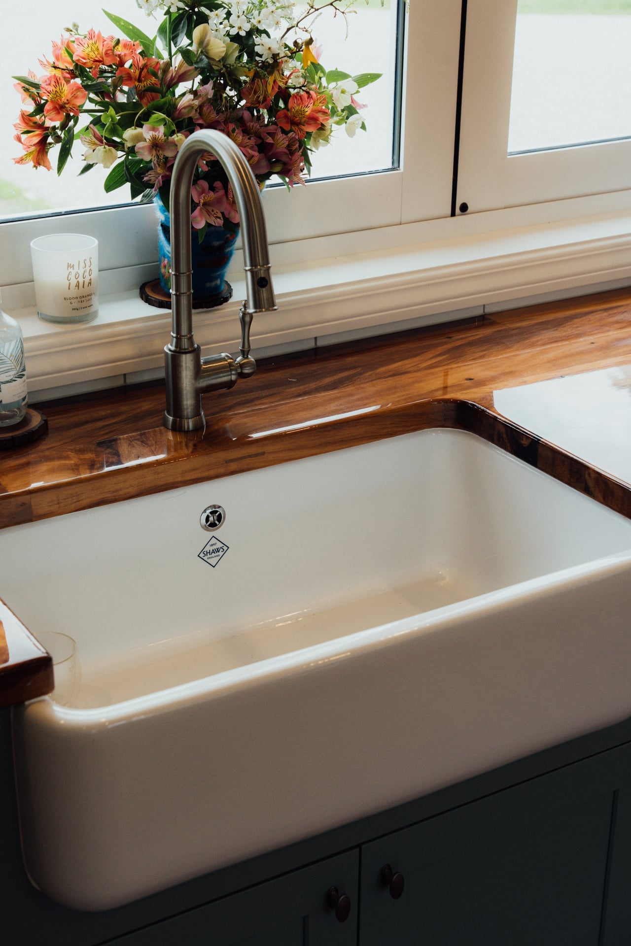 Maungarangi Road bathroom detail
